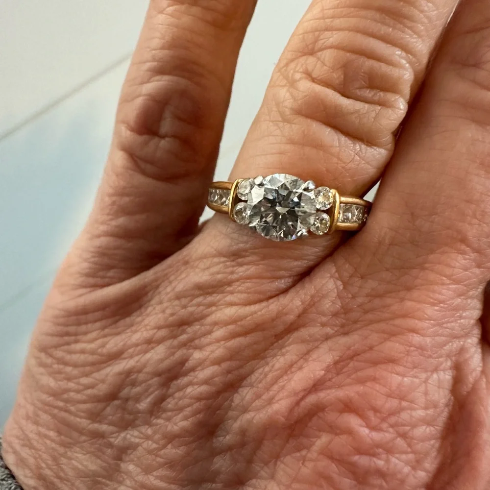 18K Gold Diamond Ring Size 5 1.11ct D/SI1 Center 3-Stone Platinum Head Appraised